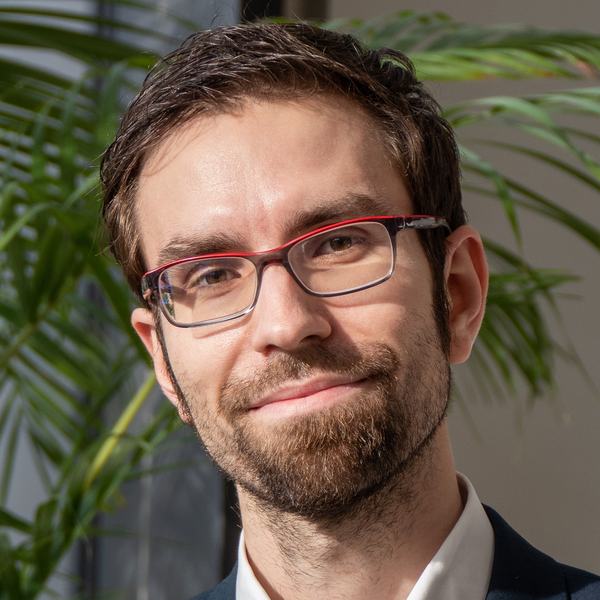 Portrait photo Tim Dietrich